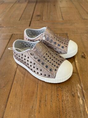 Native Jefferson bling metallic glitter waterproof slip on sneaker sandals 5